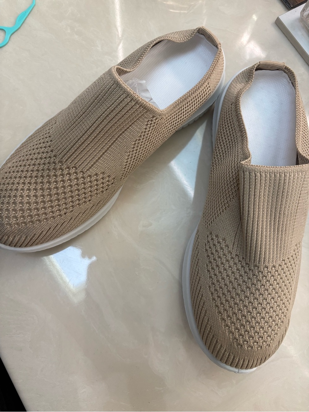 Slip-On Knit Sneakers in Beige US Kids' size 5 or 5.5 women’s 6.5/7 New
